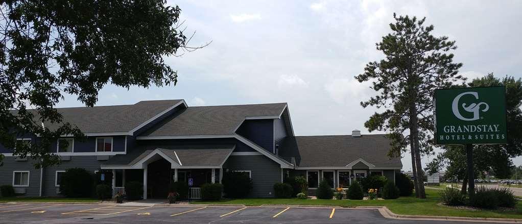 Grandstay Hotel & Suites Cambridge Exterior photo