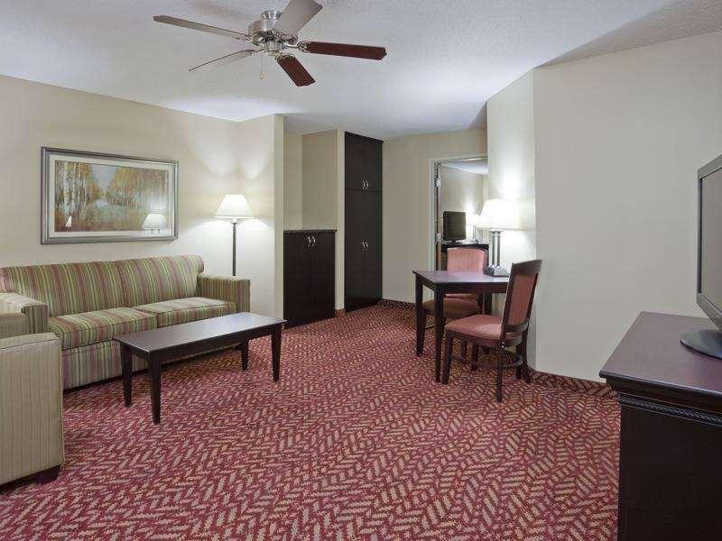 Grandstay Hotel & Suites Cambridge Room photo